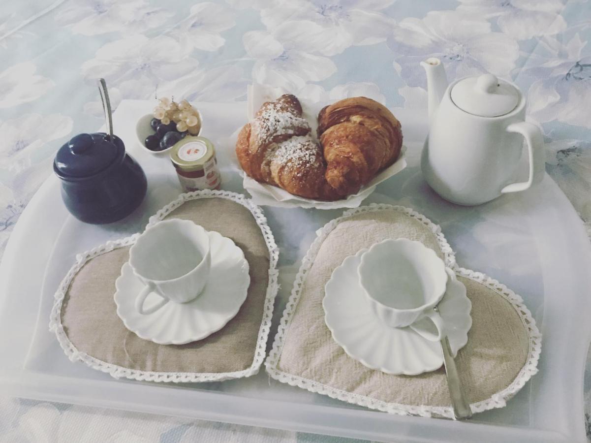 Arche Bed and Breakfast Σαλέρνο Δωμάτιο φωτογραφία