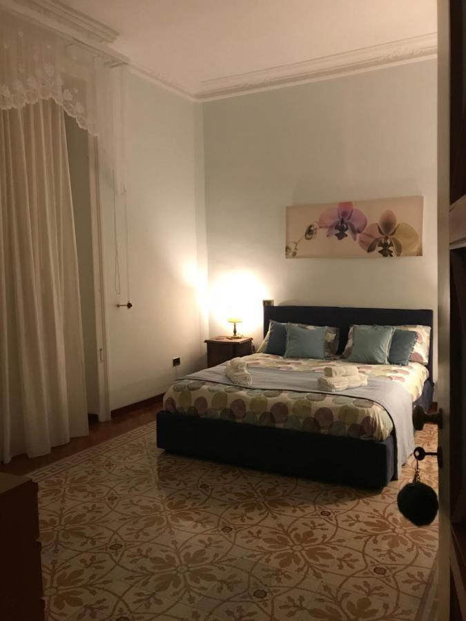 Arche Bed and Breakfast Σαλέρνο Δωμάτιο φωτογραφία